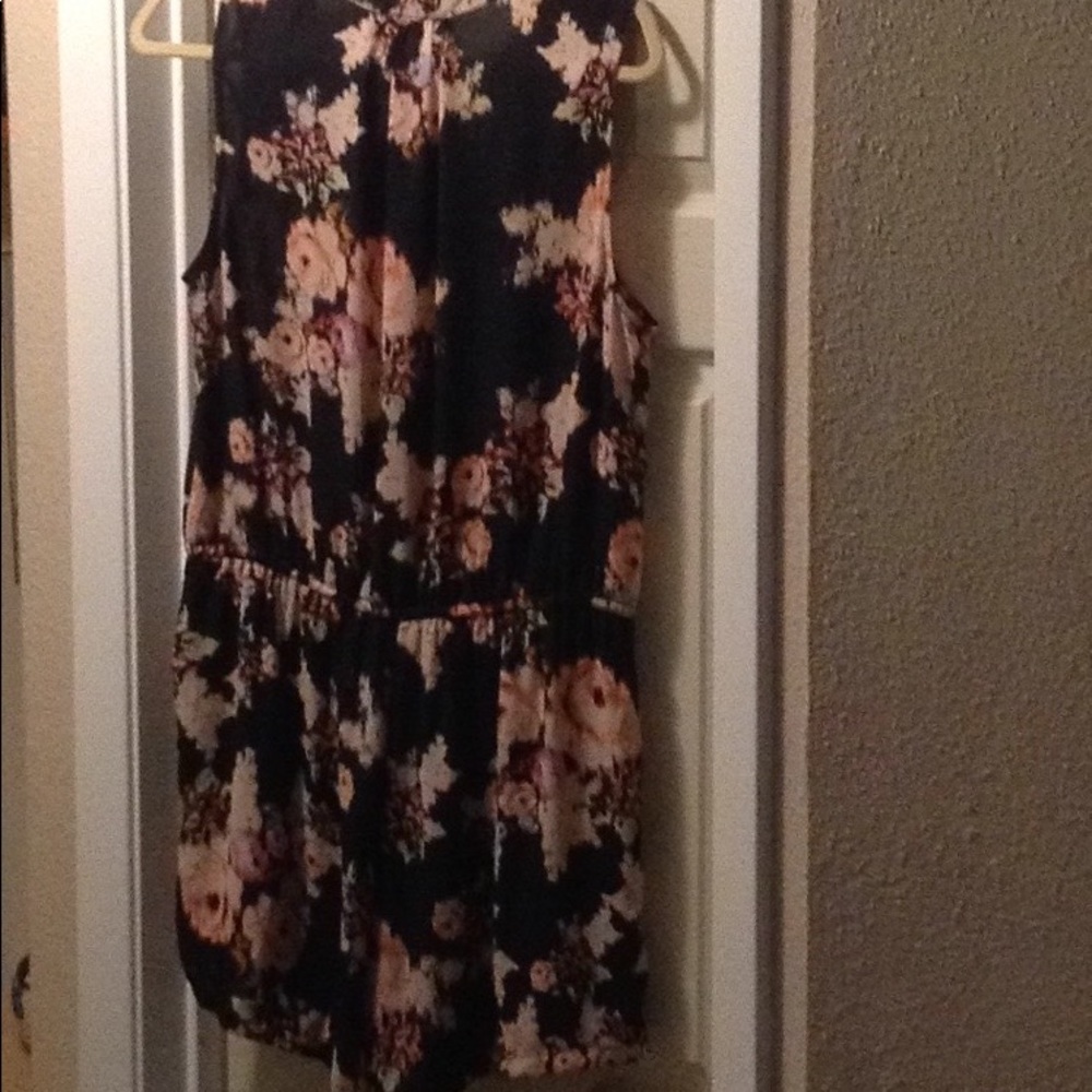 Romper - Picture 4 of 4